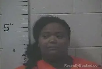 Mugshot of DEBREYANA SHAVONTEZ HEAD