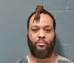 Mugshot of Shavar Kofi Iweze