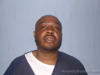 Mugshot of ANTONIO HOLT booked in Clinton County, Missouri on April 24, 2026