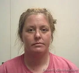 Mugshot of CHAYNA LYNN ENLOE booked in Daviess County, Missouri on April 16, 2026