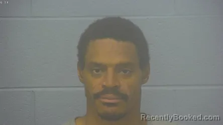 Mugshot of TREYVON LEE SNEAD