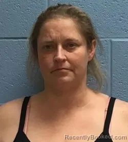 Mugshot of CINDY LYNN OLIVER booked in Henry County, Missouri on May 12, 2026