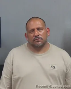 Mugshot of ROBERTO CA RESENIDIZ HERNANDEZ