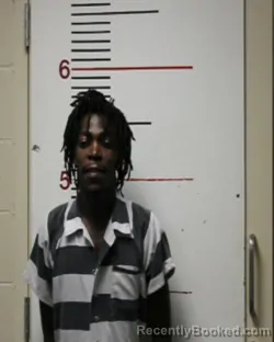 Mugshot of VICTOR DETRON WOODS
