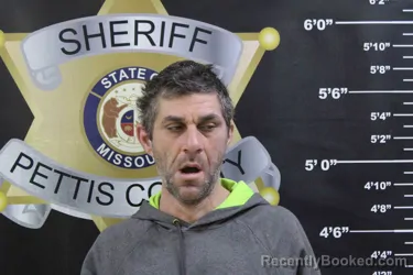 Mugshot of DANIEL MULLIGAN