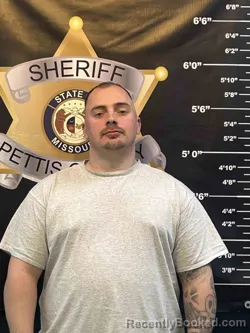 Mugshot of BLAKE HOLLON