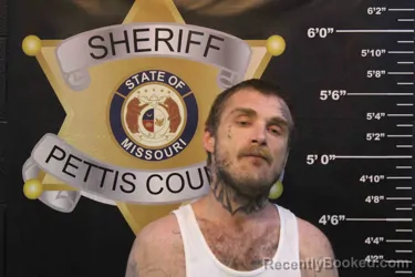 Mugshot of DUSTIN DILLON