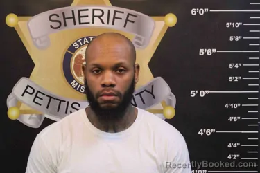 Mugshot of RAYQUAN TOWNSEND