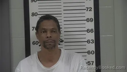 Mugshot of SHAUN D ROBINSON
