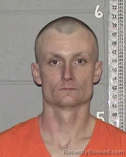 Mugshot of CODY SCOTT LINDAHL