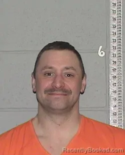 Mugshot of GEOFFREY ALLAN LAVOY