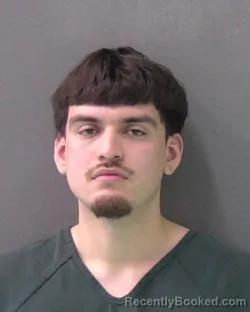 Mugshot of JONATHAN DAVID JUNIOR DE LA GARZA