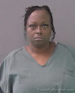 Mugshot of LYNETTE L LAUDERDALE booked in Bell County, Texas on April 2, 2026