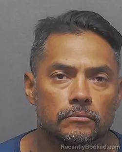 Mugshot of ROLANDO MUNOZ