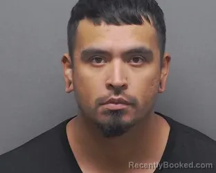 Mugshot of JUAN O HINOSTROZA