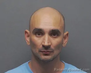 Mugshot of FRAYLUIS C OSUBA VELEZ