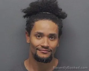 Mugshot of MARSHALL H II MOSS