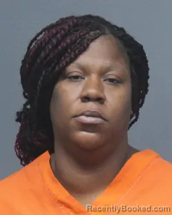 Mugshot of DARSHAY ANNETTE BASSETT