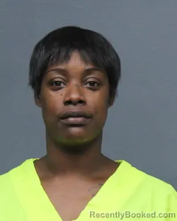 Mugshot of QUENTELLA KENYA CARTER booked in Bowie County, Texas on April 10, 2026