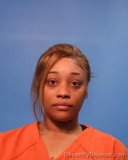 Mugshot of Lasaunda Lanette Robinson