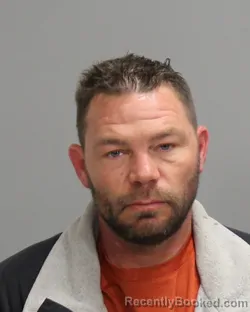 Mugshot of DUSTIN MICHAEL WADE