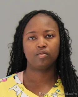 Mugshot of MARYSHIA DONSHAY ROBERSON