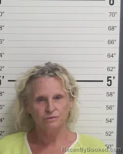 Mugshot of JEANETTE EVERETT booked in Curry County, New Mexico on April 25, 2026