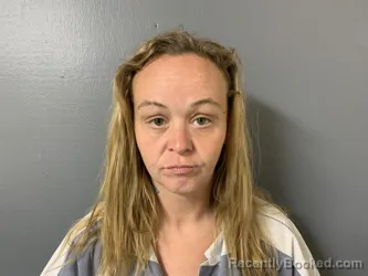 Mugshot of Amanda Maxine Croff booked in Hardee County, Florida on April 3, 2026