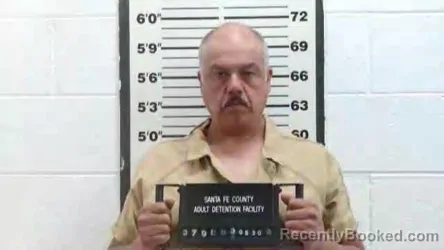 Mugshot of Roberto Erives Lopez