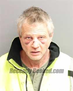 Mugshot of KENNETH J HOLDEN