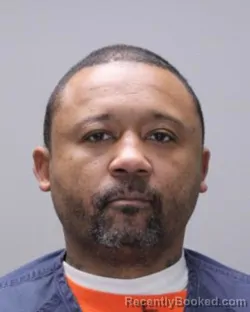 Mugshot of DAVID LOUIS ROBINSON