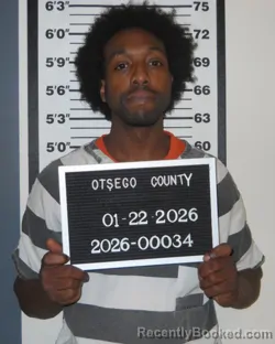 Mugshot of EZEANELLE B LOCUST