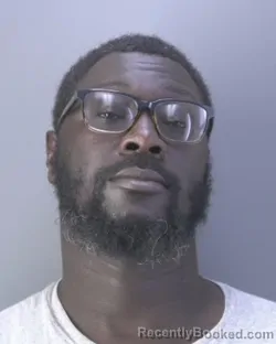 Mugshot of Rontray Jaquan Lewis Mckenzie booked in Hendry County, Florida on August 12, 2026