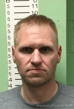 Mugshot of DUSTIN CARL CUNNINGHAM