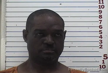 Mugshot of CARLTON EARL SMITH