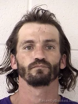 Mugshot of DUSTIN WAYNE LAMADRID