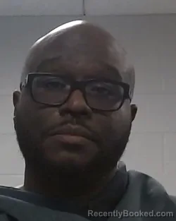 Mugshot of Levon Lavelle Davis