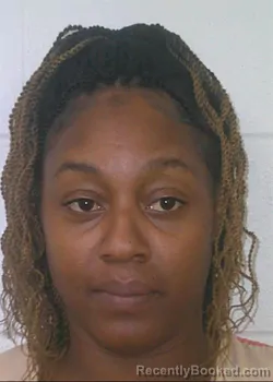 Mugshot of SHONTELL KATRICE WEAVER