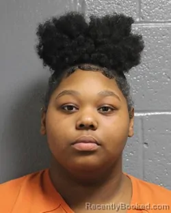 Mugshot of JANIYAH LE'VETTE ROBERTS