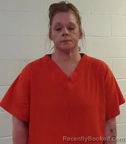 Mugshot of AMANDA JEAN ROYALTY booked in Seminole County, Oklahoma on April 23, 2026