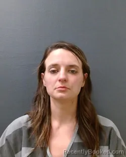 Mugshot of LOGAN LYNETTE WEAVER