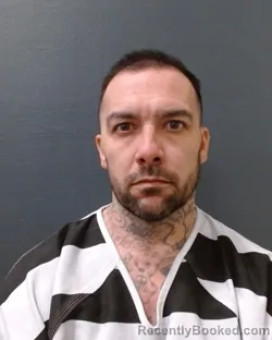 Mugshot of MIGUEL HERNANDEZ LARA