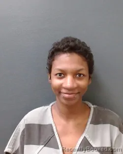 Mugshot of SHAY-DE RECHE ELIZABETH THOMAS