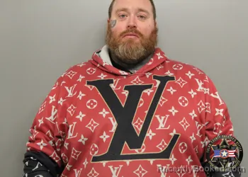 Mugshot of LELAND C PETERSEN