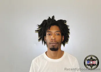 Mugshot of KEARIS TRAVON SNELL