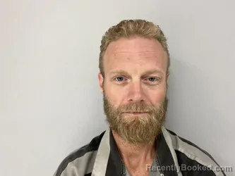 Mugshot of AARON HEWITT