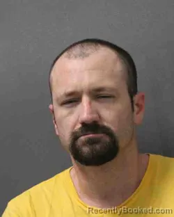 Mugshot of VITTORIO ANDREW DECARLIS