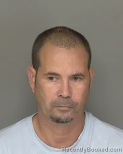 Mugshot of JAIR FERNANDO LOPEZ-MENDOZA booked in Highlands County, Florida on April 22, 2026