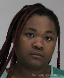 Mugshot of KRISSHAYLA REYNOLDS