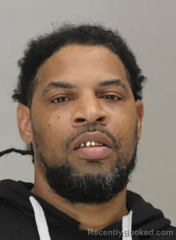 Mugshot of DEUNDRA MOORE